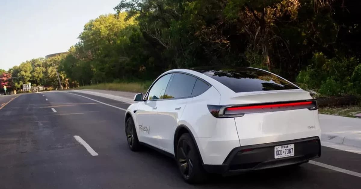 Tesla says its US-based robotaxi support is better than Waymo's Philippines team