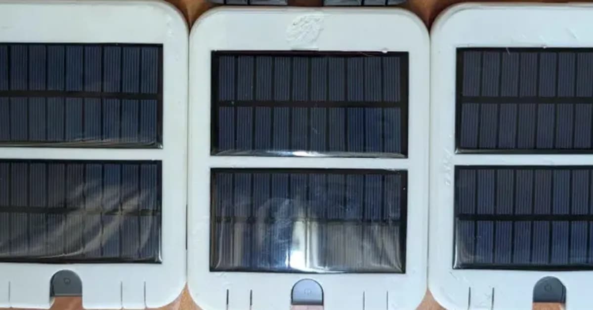 Sunlight Powered, Sunlight Readable: Solar Case for Nook Simple Touch
