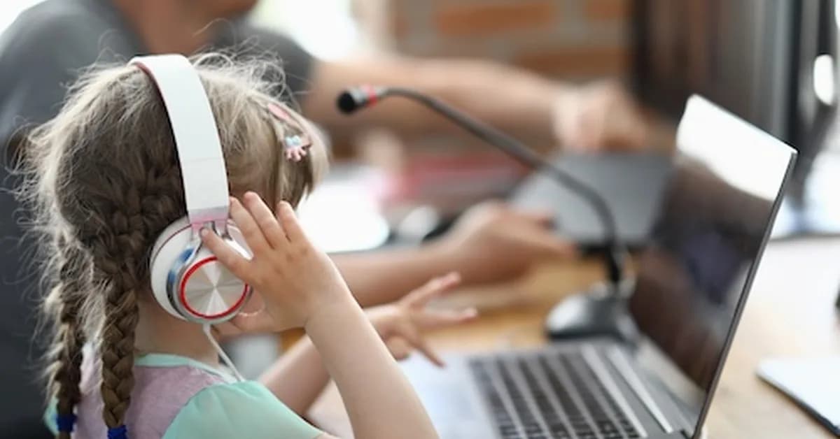 More parents are homeschooling'and turning to podcasts for syllabus support