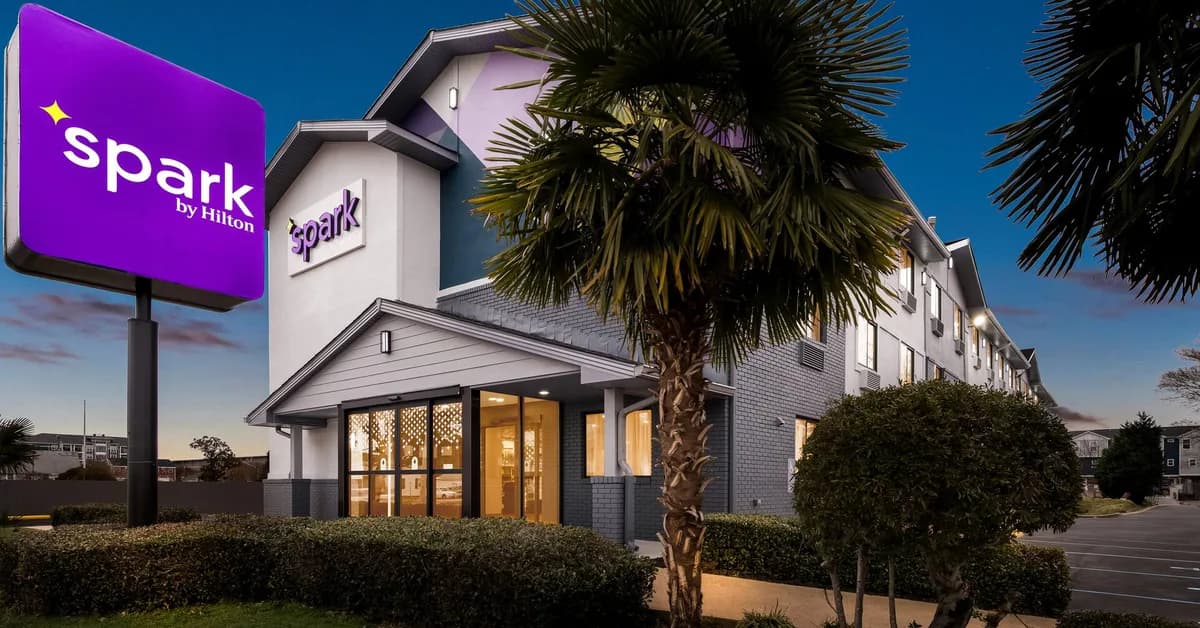 I Just Found Out About a Budget-Friendly Hotel Backed by Hilton That More People Should Know About for the 2026 Holiday Season