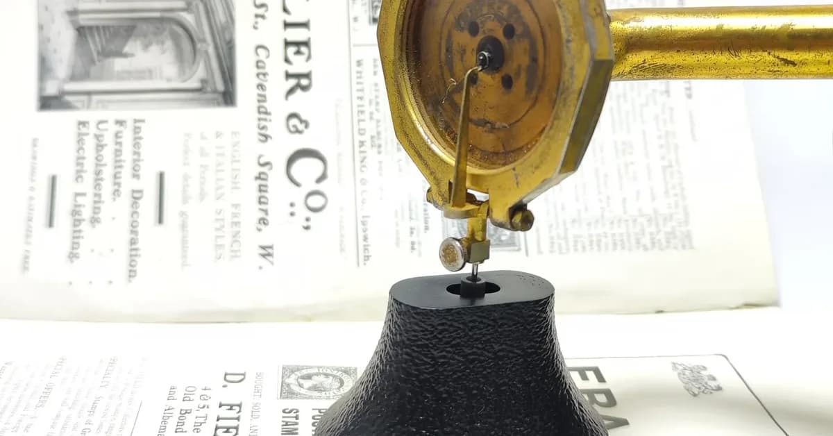 Bluetooth Gramophone Has Surprisingly Contemporary Roots