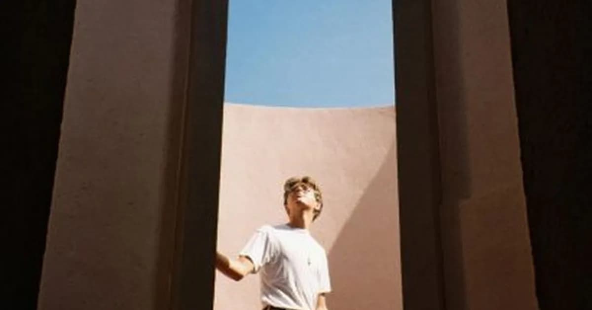 Nino Ferrari-Mathis visits Ricardo Bofill's La Fábrica and talks to Moshe Safdie