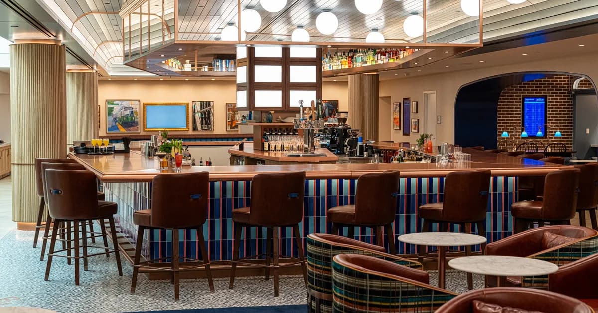 JetBlue opens new Boston BlueHouse lounge