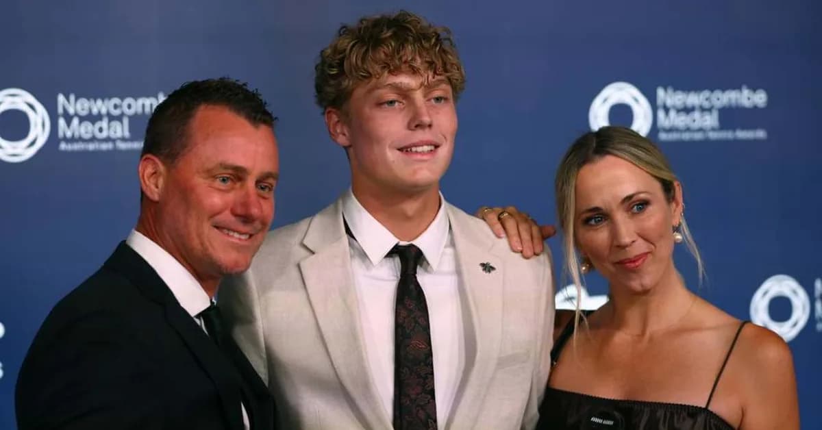 Lleyton moves overseas, Bec stays in Aus