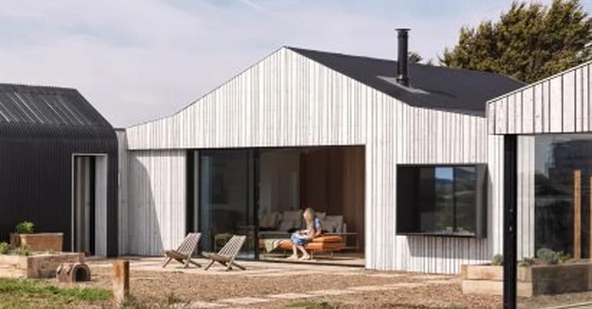 Hollaway Studio continues "story of Dungeness" with Westview Cottage