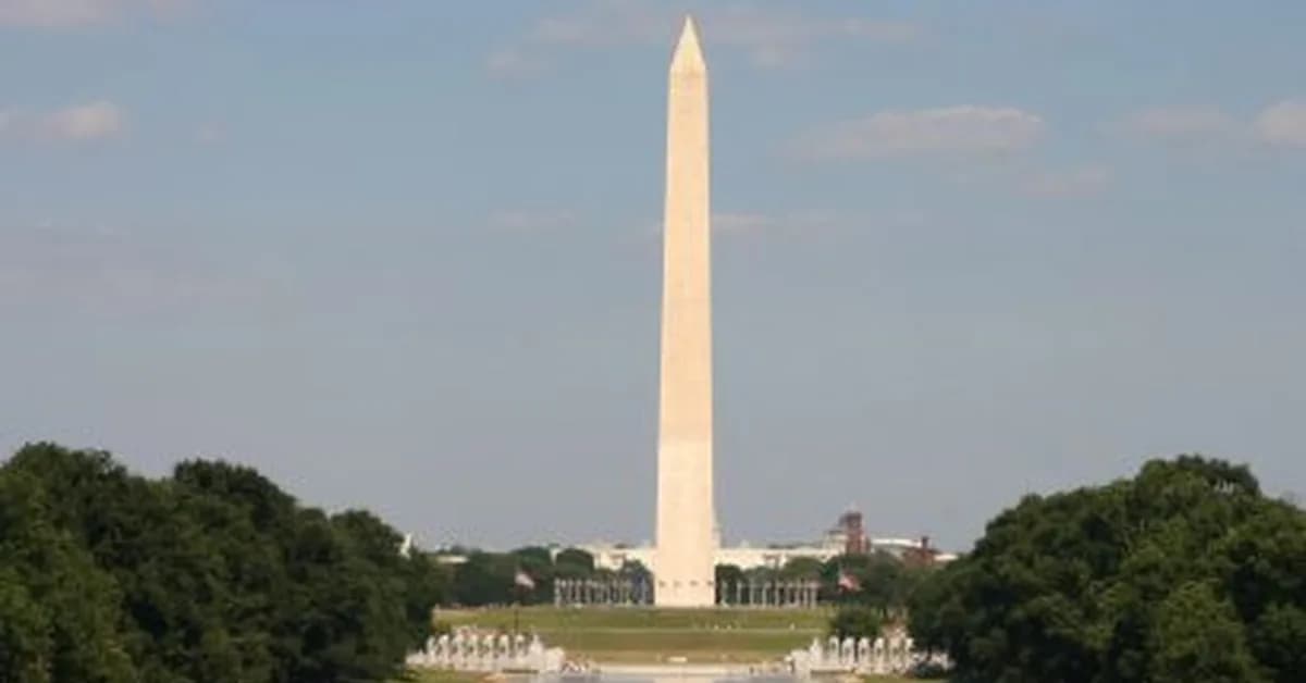 Donald Trump to line Washington DC Reflecting Pool in "American flag blue"