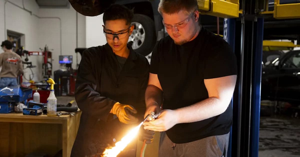 In Wisconsin, Dual Enrollment Stalls: Teachers Must Go Back to School