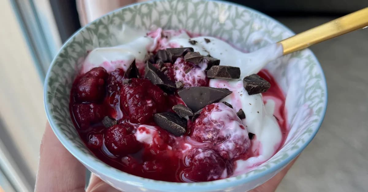 I lost 35 pounds without giving up dessert. Having this dietitian-approved snack before bed helps me satisfy my sweet tooth.