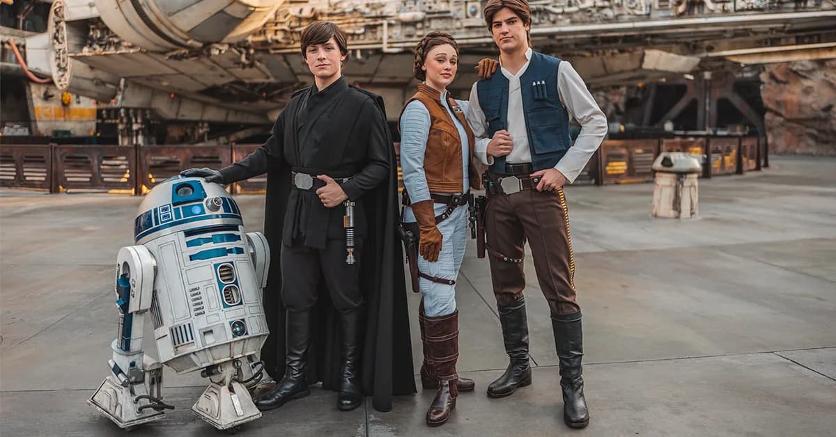 We Visited Disneyland's Galaxy's Edge to Experience the Original Trilogy Timeline and Here's What We Thought