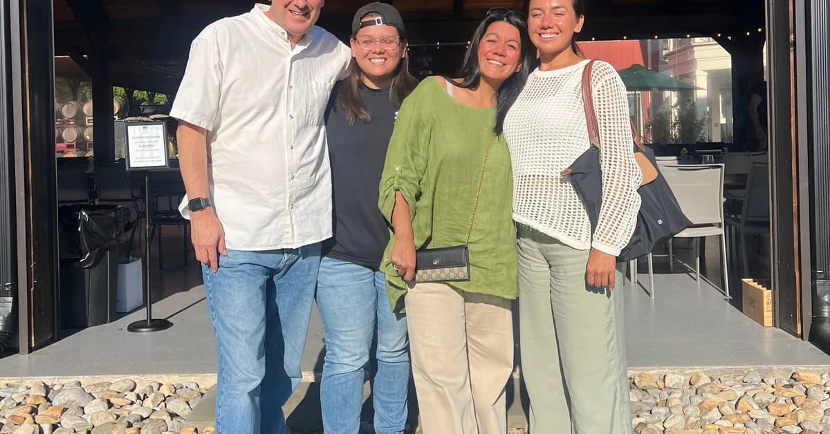 I quit my corporate job and moved back in with my parents. It didn't feel like a step back - it made me more confident.