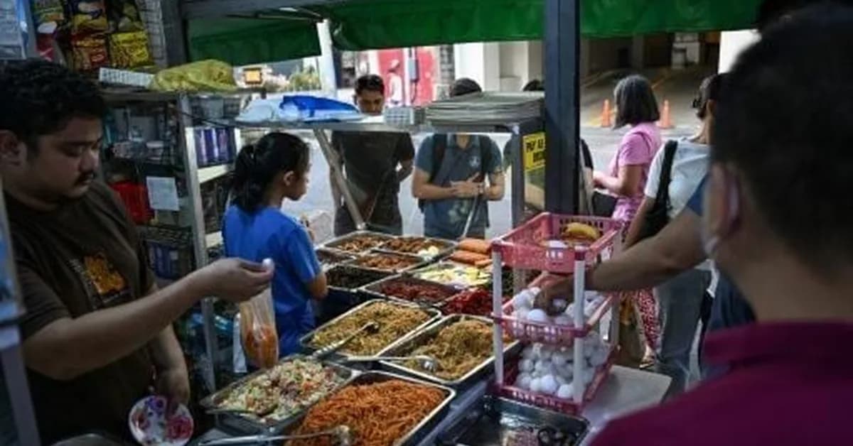 Mideast war takes a bite out of Filipino street food vendors