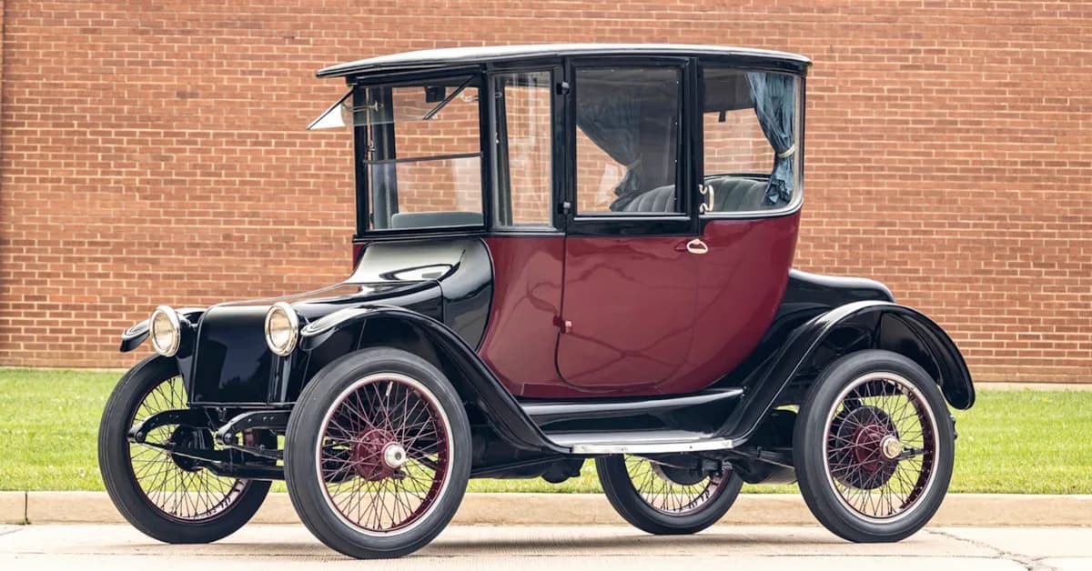 This 1918 Detroit Electric Is Powered by Modern Batteries, And It Actually Works