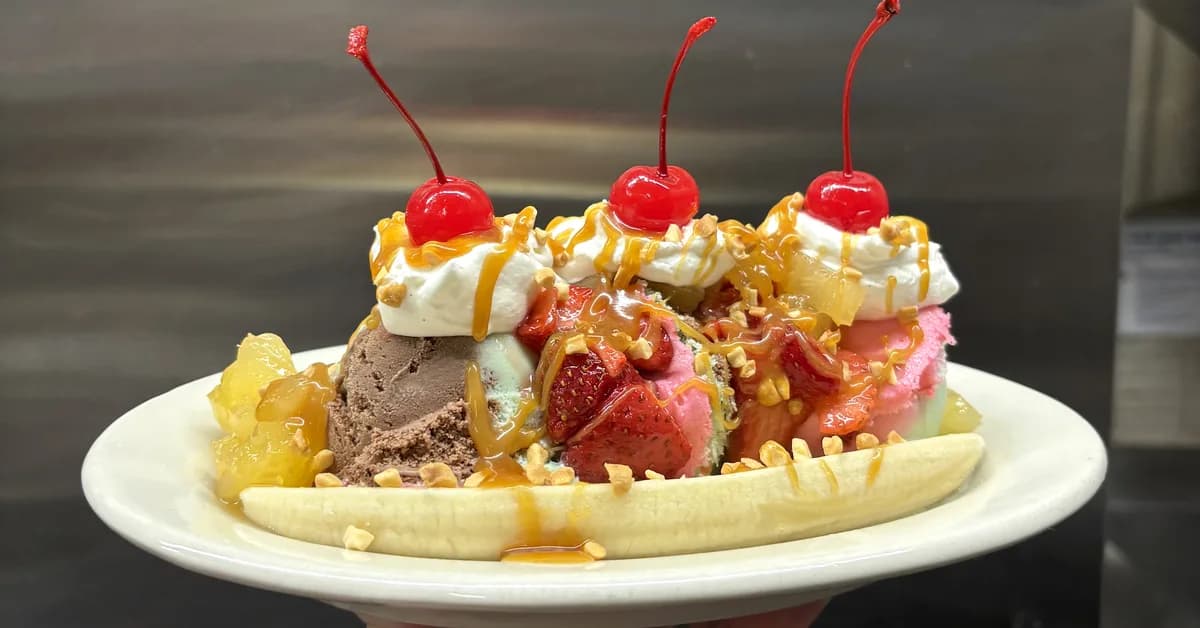Meet the New-School Banana Split