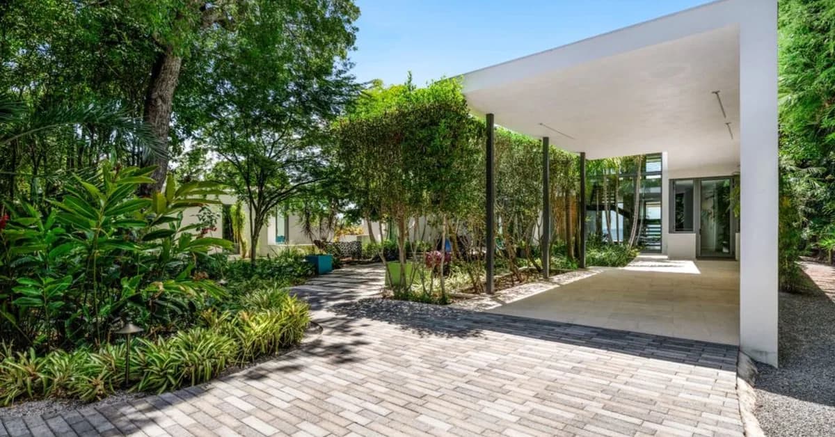 A Stand-Out Islamorada Estate Showcases Coastal Cool and Laid-Back Luxury