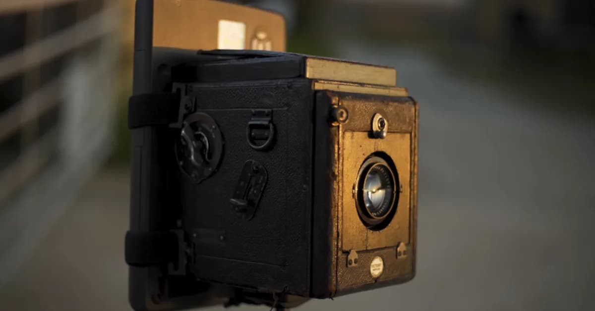 Scrap Vintage Camera Goes Digital with Scanner Parts