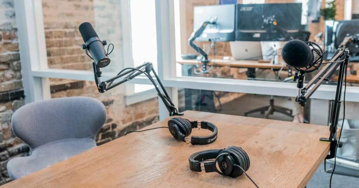 6 ways young professionals in tech can find useful podcasts