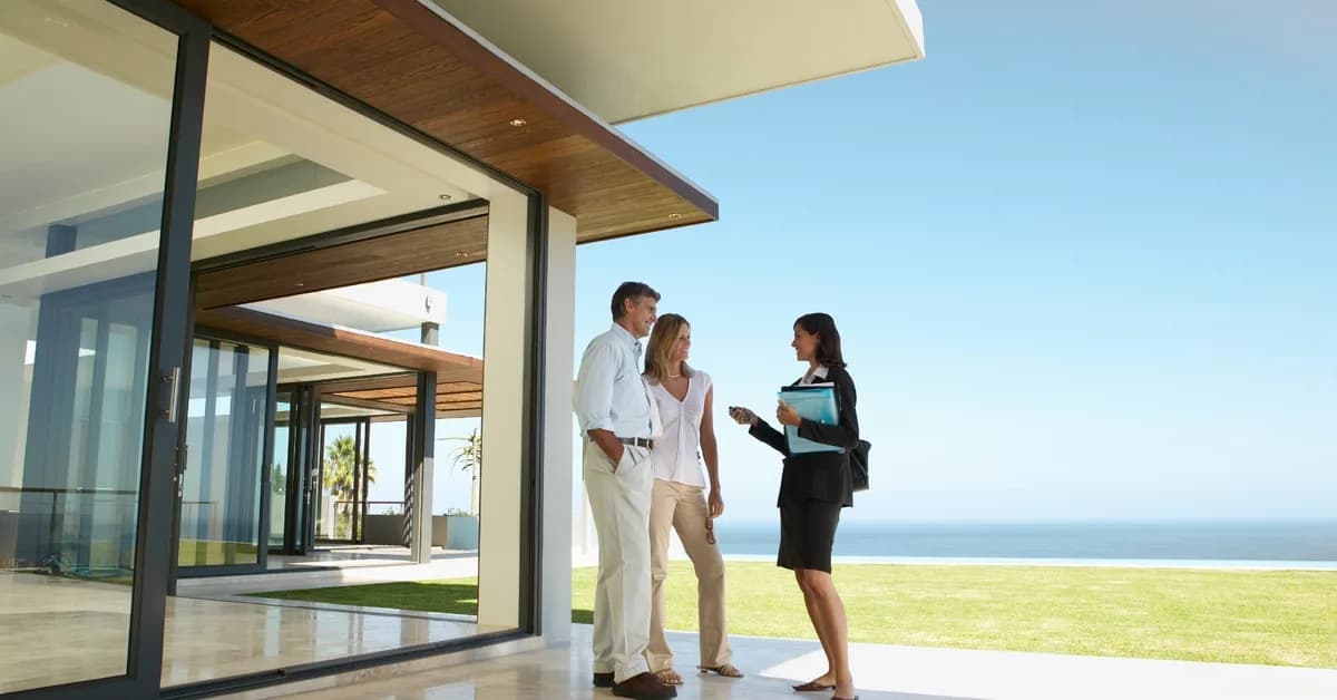 Homebuyers Press Forward Despite Rate Uncertainty as Prices Fall