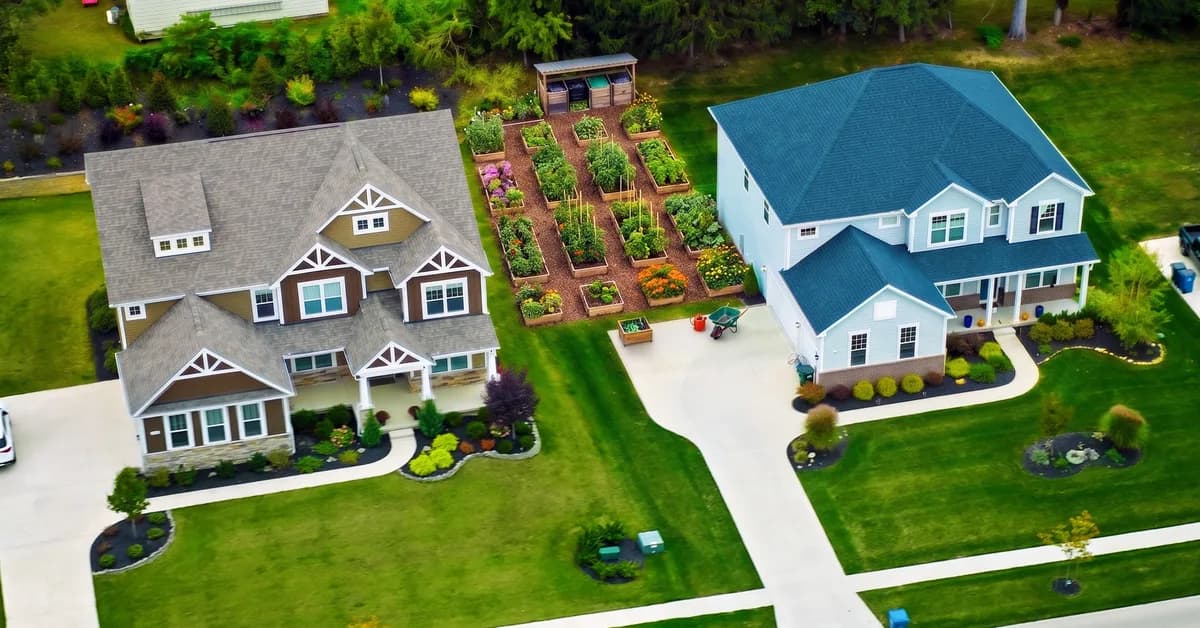 Planting a Community Garden on Your Property Line Can Bond the Neighborhood, but Comes With Hidden Risks