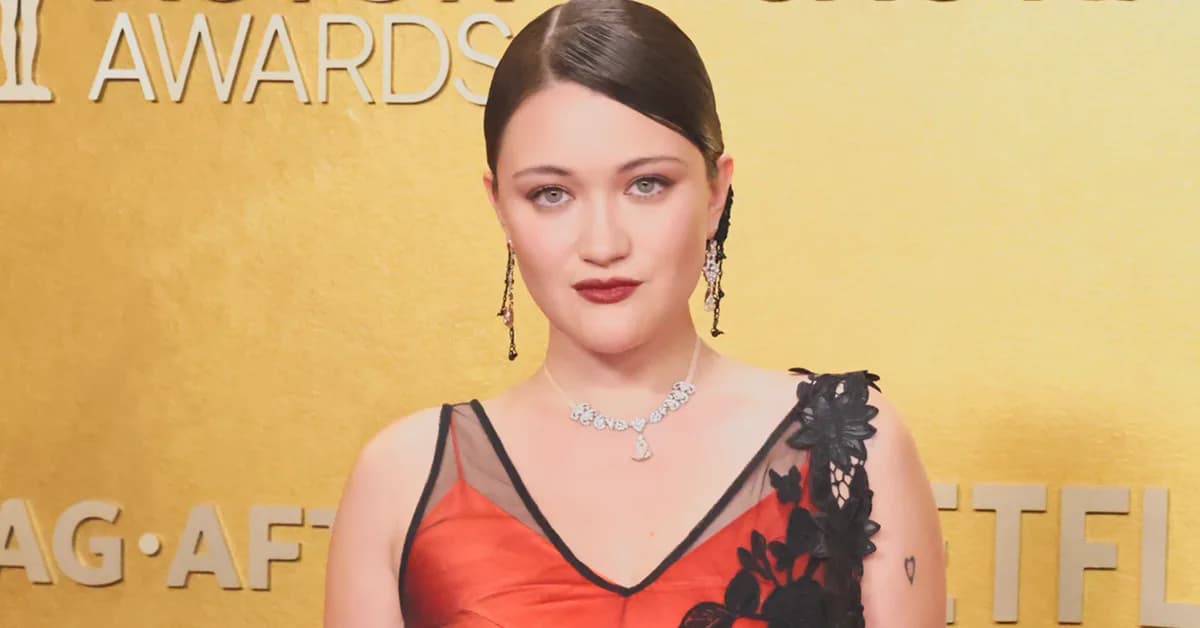 Isa Briones Blasts 'Disrespectful' Fans for Yelling Pitt References During Her Broadway Show