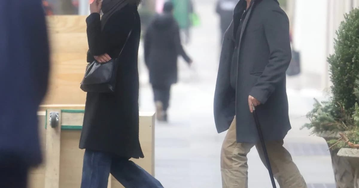 EXCLUSIVE: Jennifer Aniston and Boyfriend Jim Curtis Spotted Outside of Luxury Manhattan Apartment Building'Weeks After He Listed His $1.5 Million NYC Home