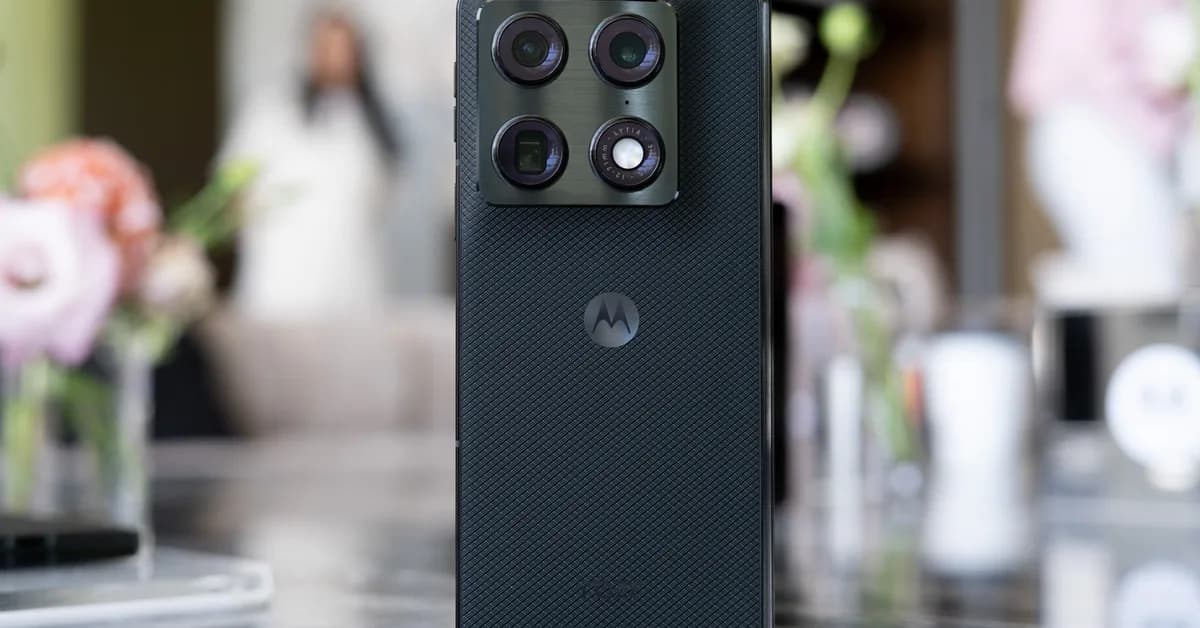 Motorola just revealed the Razr Fold's price and hoo boy