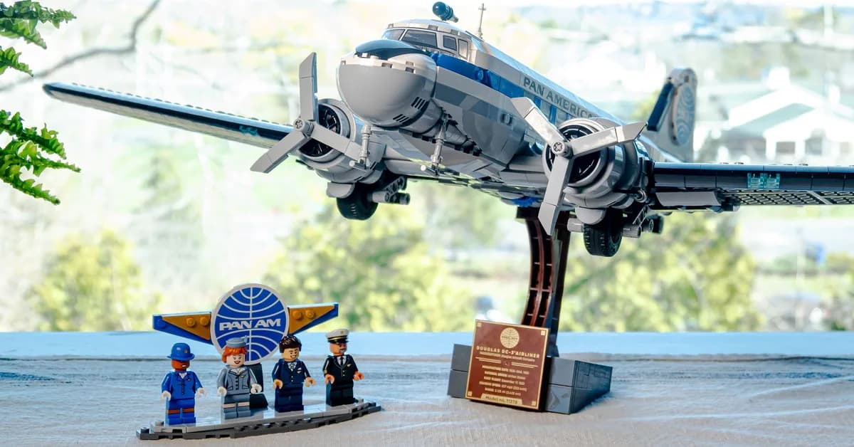 We Build the LEGO Icons Pan-Am Douglas DC-3