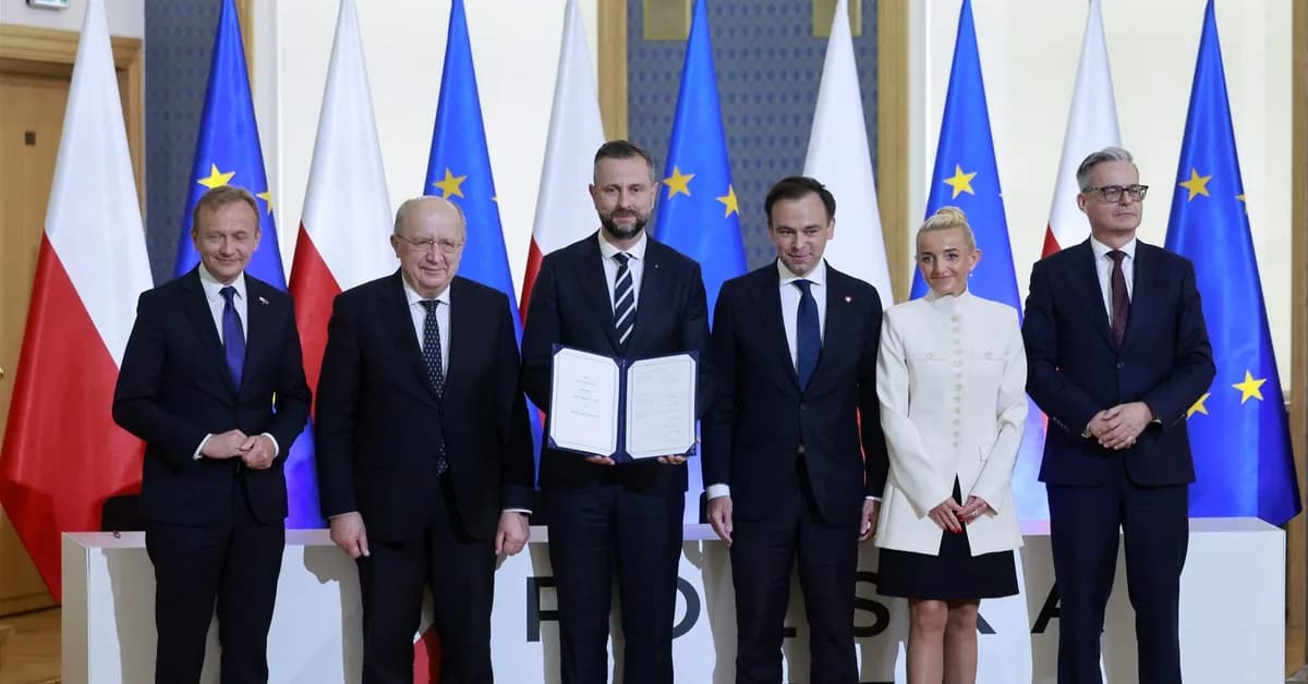 Poland signs 44-bn-euro EU defence loan deal to modernise military