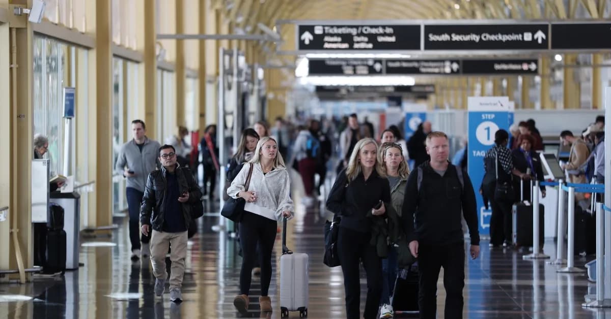 Book now or pay the price: Airfare could spike 'within a week' - here's what to know about summer flights