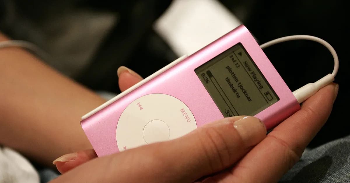 AI anxiety is driving Gen Z to CDs, DVDs, and Nintendo DS games - I went to see what old tech costs now