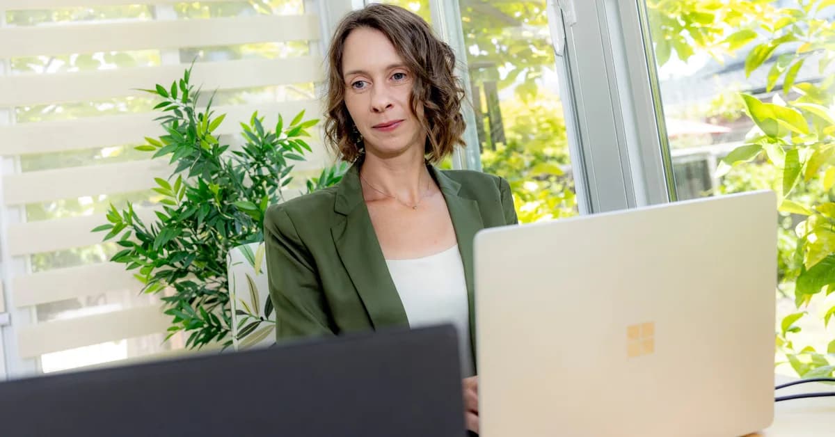 I used free AI tools to build my solo business in 60 days. Here's every way I put them to work.