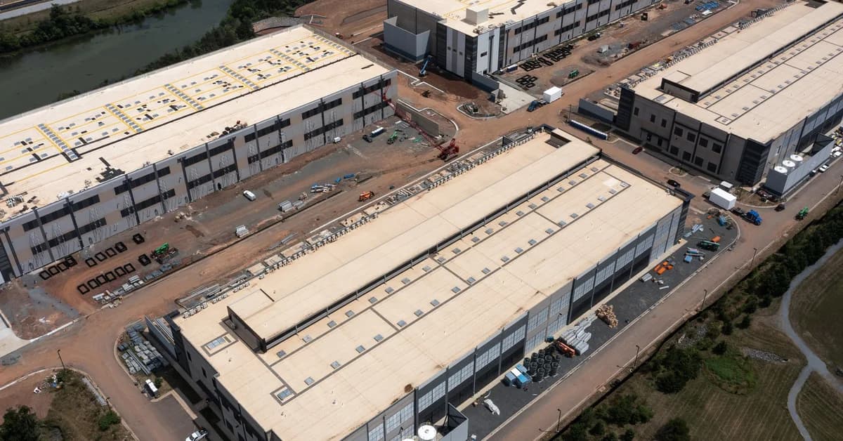 In Irony-Soaked Incident, Amazon Data Center Shuts Down Due to High Temperatures