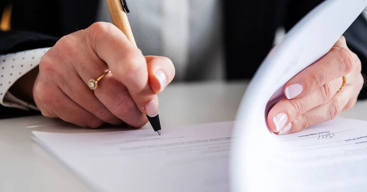 Why High-Trust Contracts Closed Faster In 2025, Without Being Simpler
