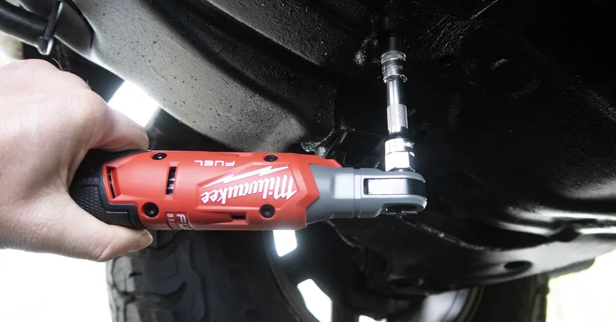 Milwaukee Gen 2 Fuel Power Ratchet Review: Pro Mechanic Specs at Consumer Pricing
