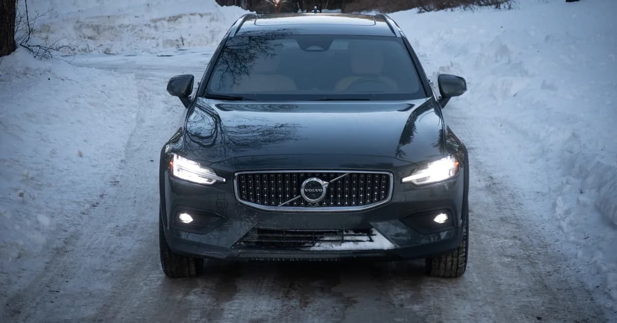 2026 Volvo V60 Cross Country Last-Ride Review: A Modern Classic Hiding in Traffic
