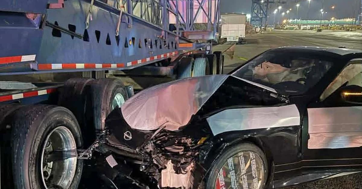 Nissan Z Heritage Edition Wrecked Immediately at Port While Still in Protective Plastic