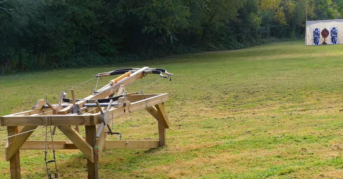 Reconstructing the Ancient Chinese Storm of Crows Weapon