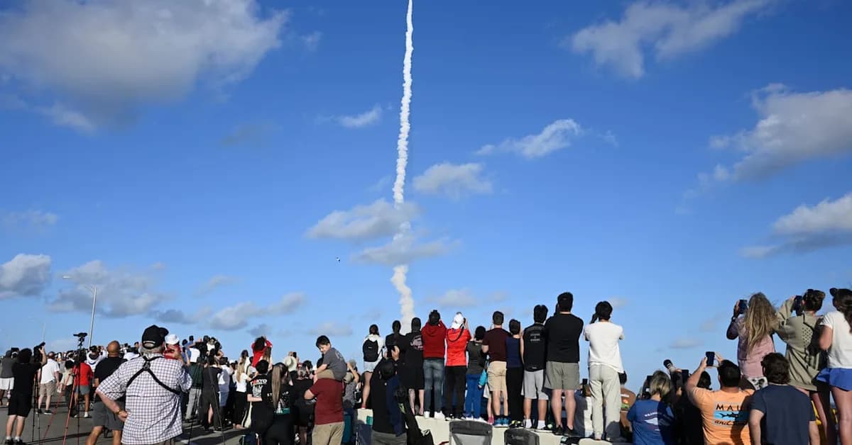 Artemis II crew is just like us, needs help with Microsoft Outlook issues