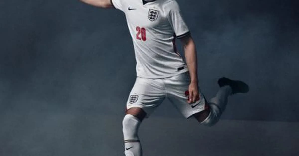 Nike unveils "unapologetically English" World Cup football kit