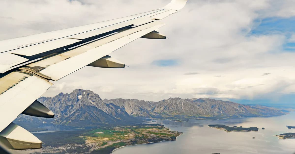 I've spent 190 hours on long-haul flights. I have 11 rules for surviving 6-plus hours stuck in economy.