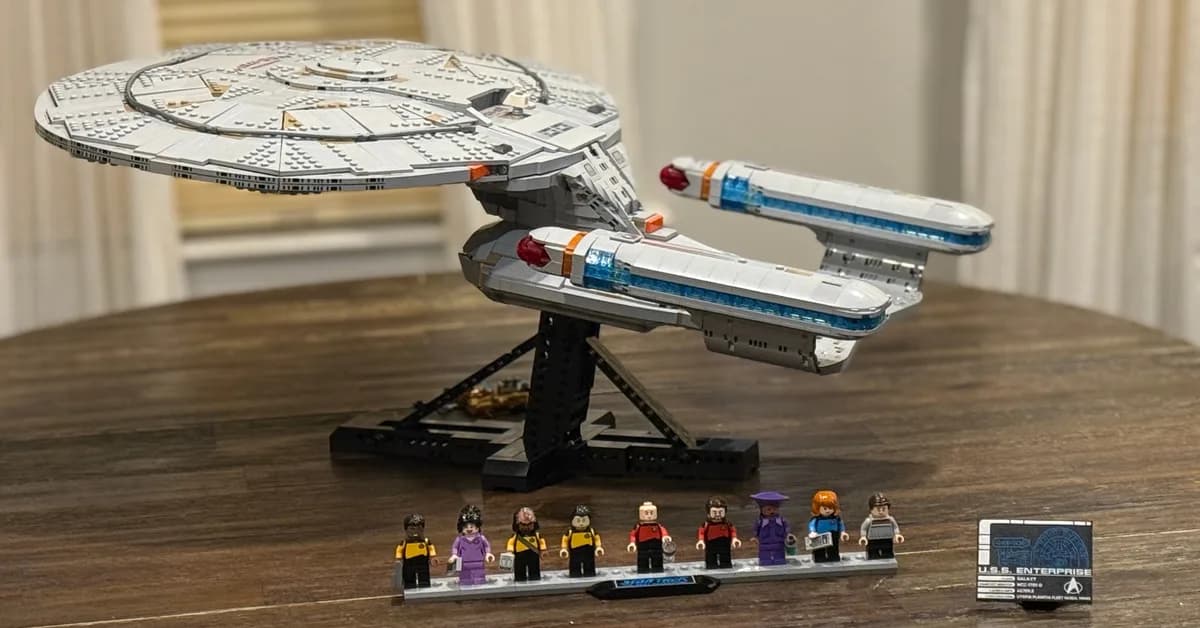 We Build LEGO Star Trek: U.S.S. Enterprise NCC-1701-D, Starfleet's Finest Flagship