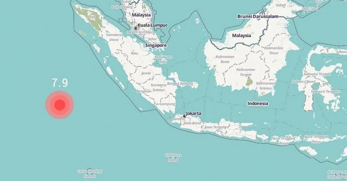 7.4-magnitude quake off Indonesia kills one, tsunami warning lifted