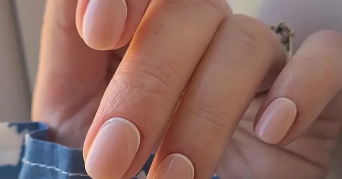 11 Reverse French Manicure Ideas That Put A Fresh Spin On A Classic