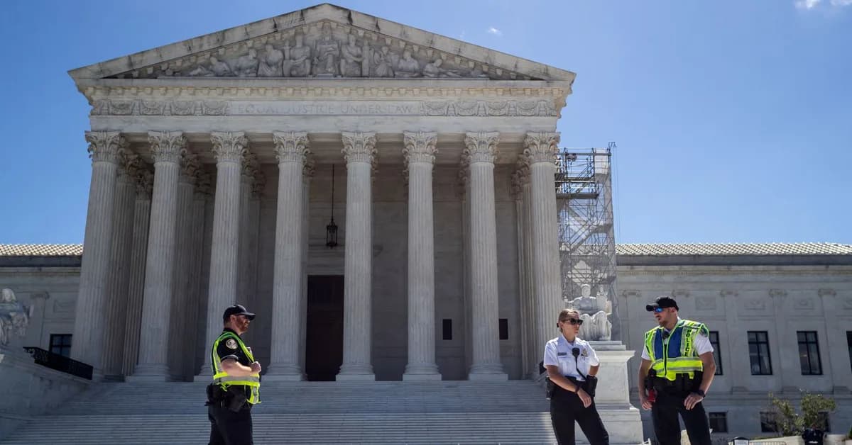 Court turns down several cases, including on filing fees for indigent prisoners and ability of felons to possess guns