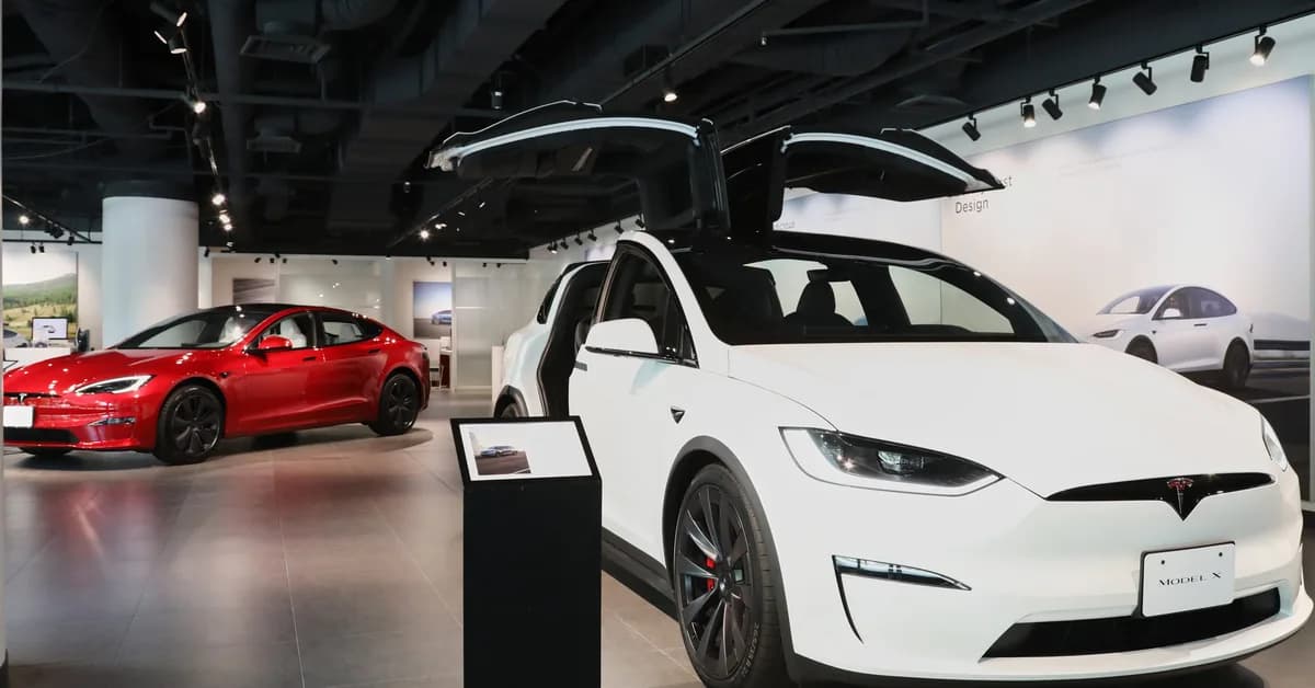 Elon Musk says Tesla only has 'a few hundred' Model S and X in stock as the vehicles near end of life cycle