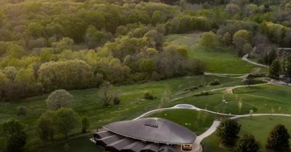Studio Gang covers theatre for Hudson Valley Shakespeare with mass-timber shell