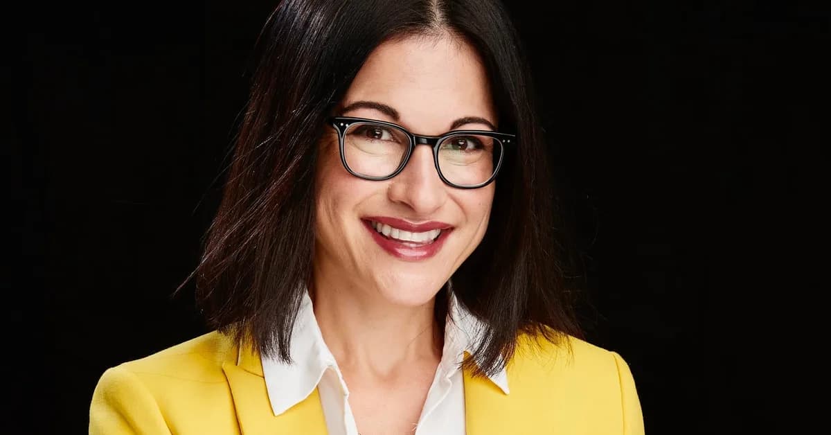 I'm an executive coach. Here are 5 ways I'm telling my clients to use AI to get ahead at work.