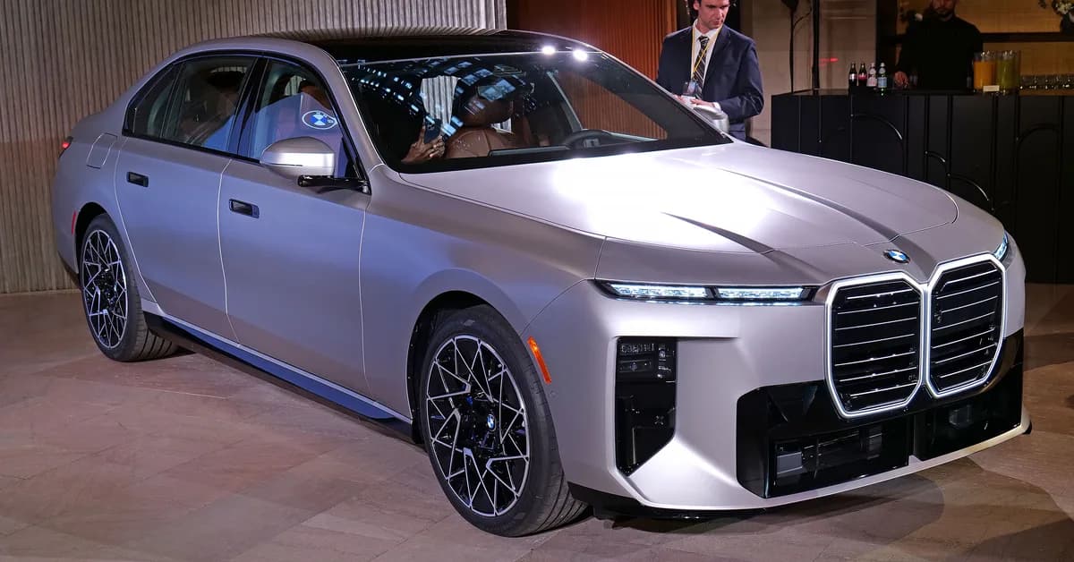 2027 BMW i7 first look: A fantastically techy car for the 1 percent