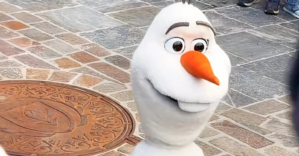 Disney's AI Olaf Animatronic Malfunctions at Disneyland Paris Debut