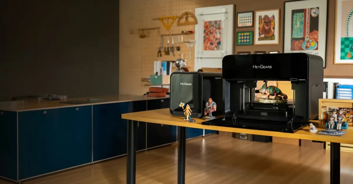 UV Printer? 3D Printer? HeyGears says "Why Not Both"?