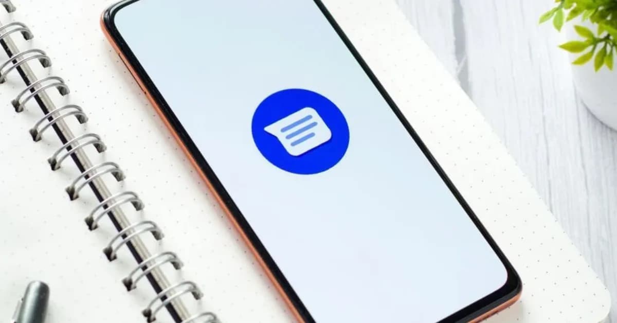 Google Messages Adds a Floating Long-Press Menu and New Swipe Gestures for Timestamps and Replies